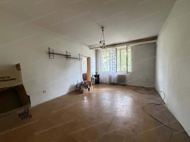 Eladó panellakás, Tatabányán, Fő téren 31.25 M Ft, 1+1 szobás