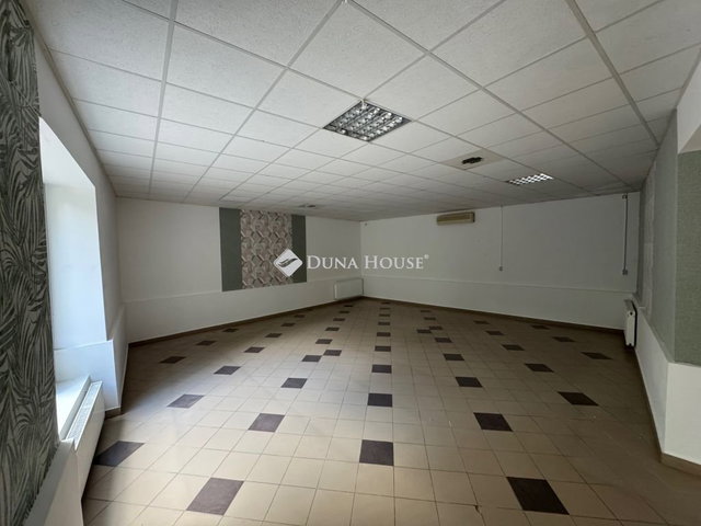 Kiadó üzlethelyiség, Nagykőrösön 350 E Ft / hó