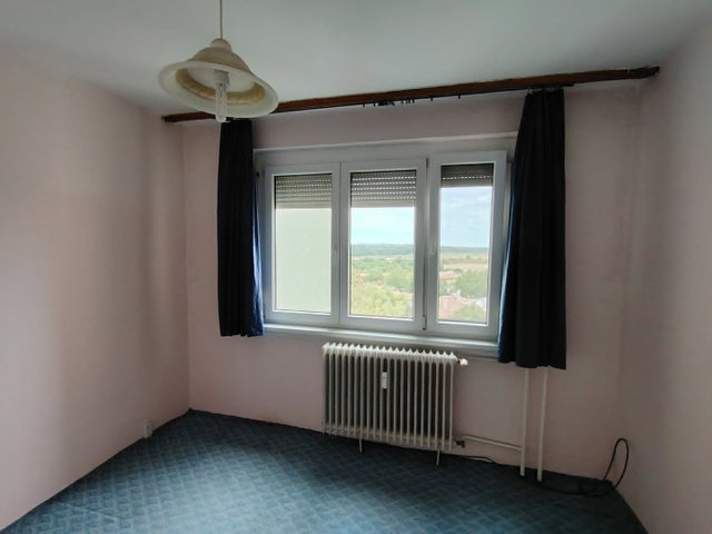 Eladó panellakás, Székesfehérvárott 41.8 M Ft, 2 szobás