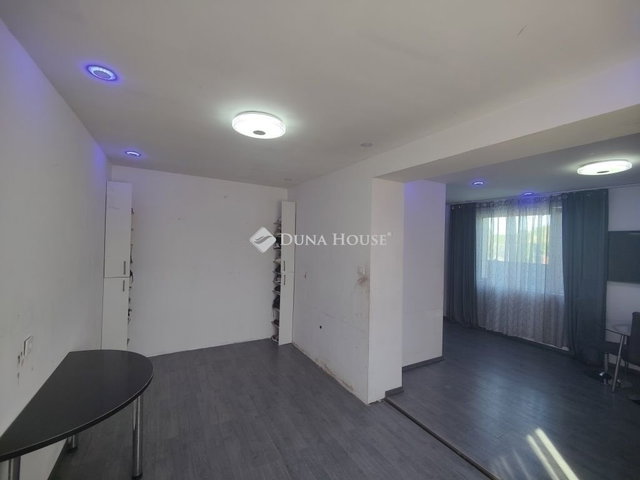 Eladó téglalakás, Üllőn 24.9 M Ft, 1 szobás