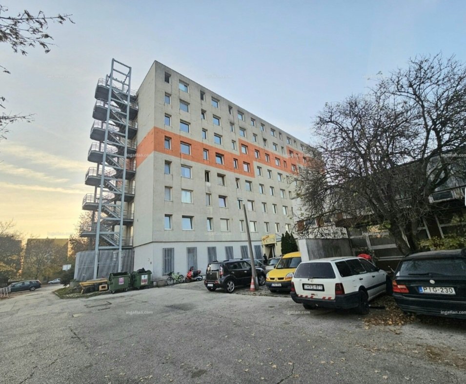 Ipari · 3700 m² · 1.700.000.000 Ft