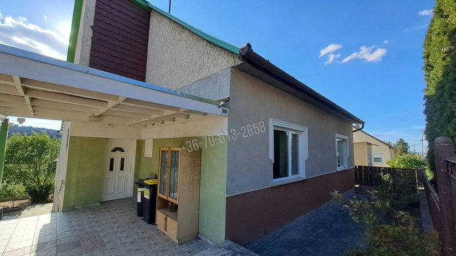 Eladó családi ház, Lábatlanon 75 M Ft, 4 szobás
