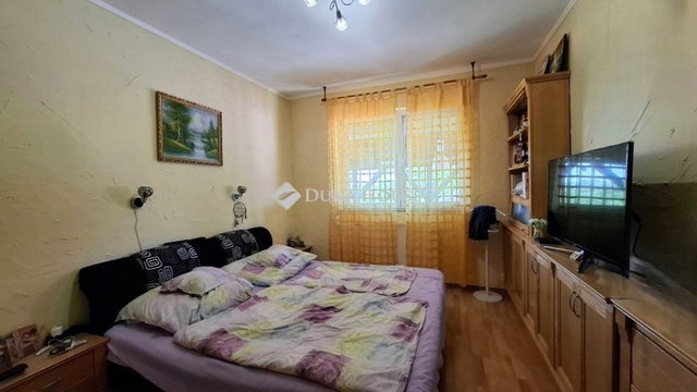 Eladó családi ház, Vácegresen 94.9 M Ft, 5 szobás