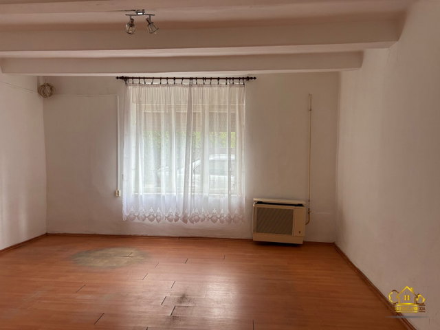 Eladó családi ház, Taksonyon 28.8 M Ft, 1 szobás