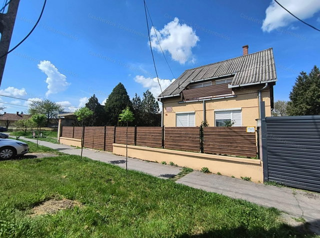 Eladó családi ház, Törökszentmiklóson 38.5 M Ft, 6 szobás