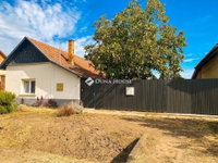 Eladó családi ház, Sándorfalván 53 M Ft, 3 szobás