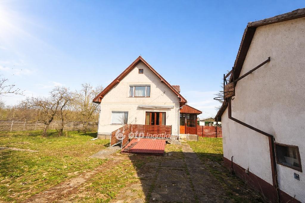 3 bed · 180m² · 900.000 ft