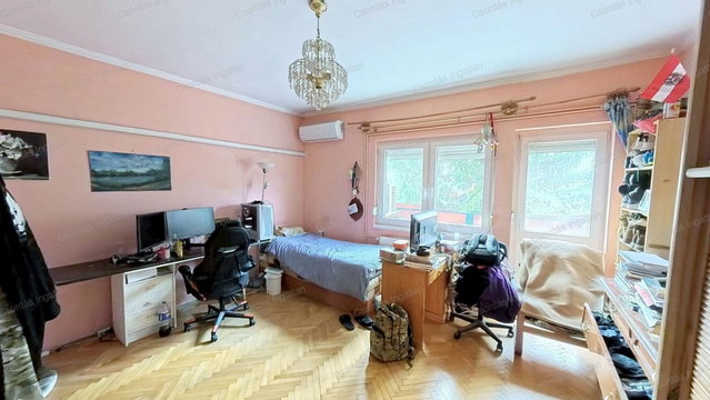Eladó téglalakás, Balatonalmádiban, Kazinczy utcában 85 M Ft