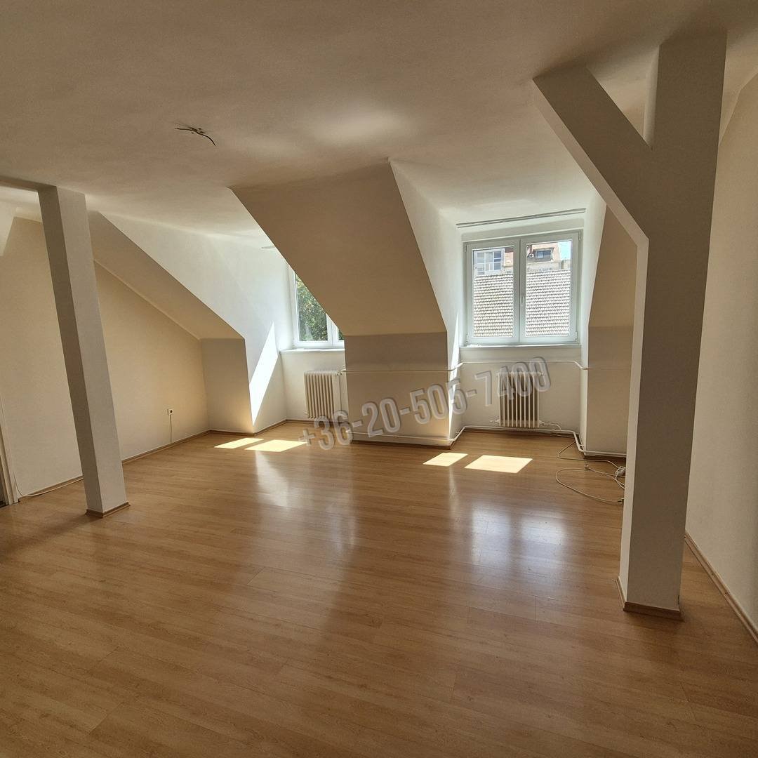 Lakás · 4 hálószoba · 84 m² · 61.900.000 Ft