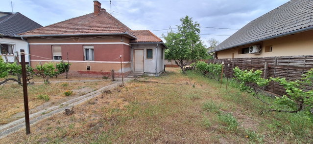 Eladó családi ház, Szigetszentmiklóson 69.5 M Ft, 3 szobás