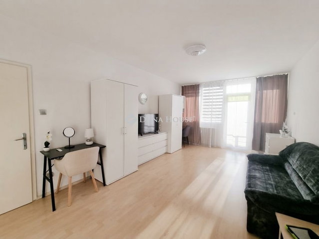 Eladó téglalakás, Szombathelyen 45 M Ft, 2 szobás