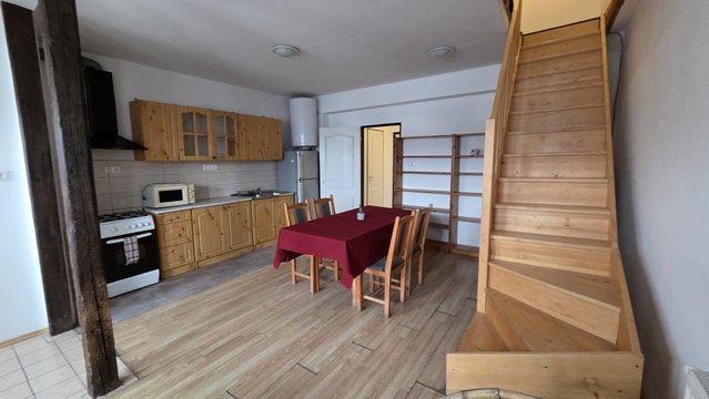 Kiadó téglalakás, albérlet, Esztergomban 215 E Ft / hó
