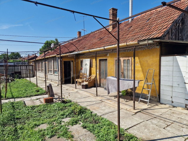 Eladó családi ház, Jászberényben, Balaton utcában 28.9 M Ft