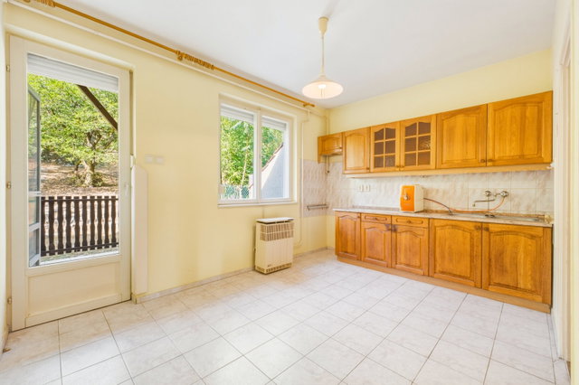 Eladó családi ház, Egerben, Sólyom utcában 91.99 M Ft, 4 szobás