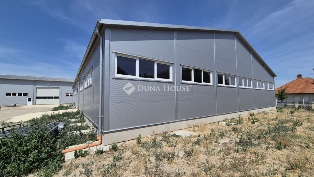 1656 m² · 630.000.000 Ft