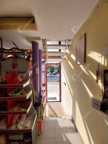 Eladó családi ház, Székesfehérvárott 60 M Ft, 3 szobás