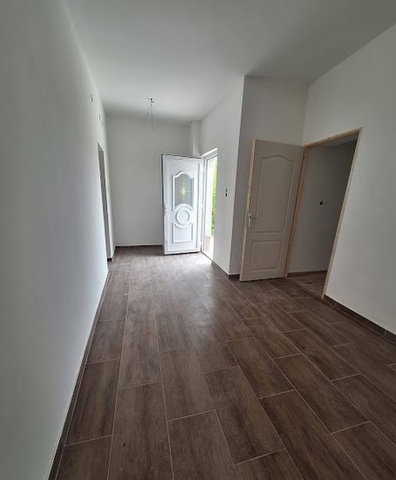 Eladó családi ház, Újszászon 34 M Ft, 2+2 szobás