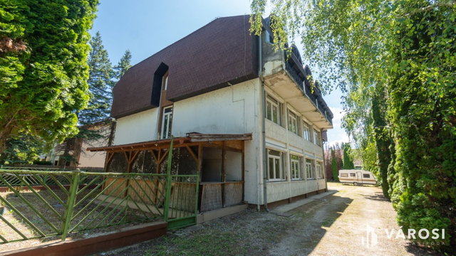 Eladó hotel, Siófokon 449.9 M Ft, 25 szobás