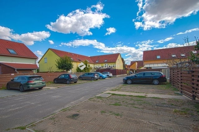 Eladó téglalakás, Gödön 84 M Ft, 4 szobás