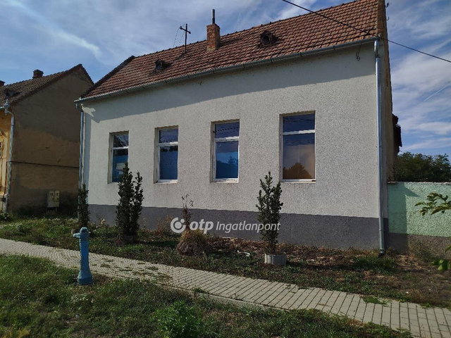 Eladó családi ház, Rábacsanakon 12.9 M Ft, 2+1 szobás