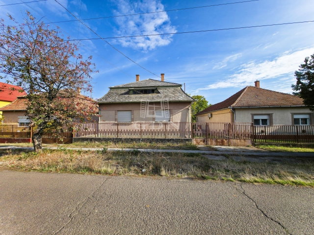 Eladó családi ház, Ecséden 20.99 M Ft, 3 szobás