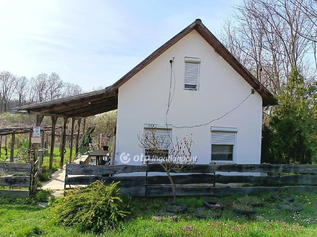 Eladó családi ház, Csokonyavisontán 16.6 M Ft, 2 szobás