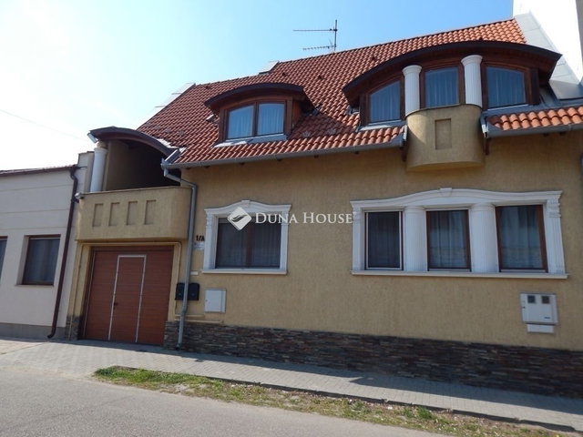 Eladó családi ház, Kecskeméten 115 M Ft, 6 szobás