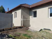 Eladó ikerház, Abonyban 81.5 M Ft, 3 szobás