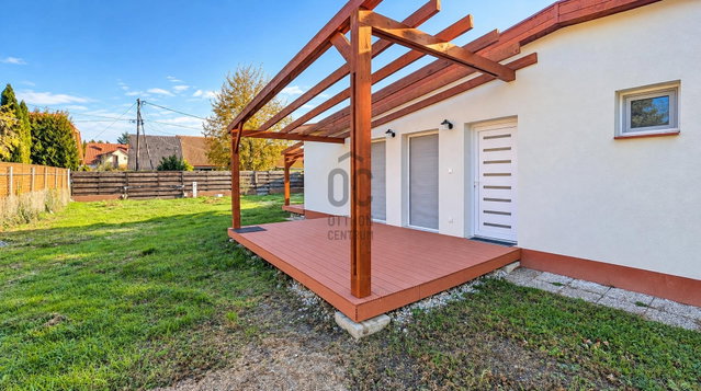 Eladó nyaraló, Balatonkenesén, Fűzfa utcában 85 M Ft, 3 szobás