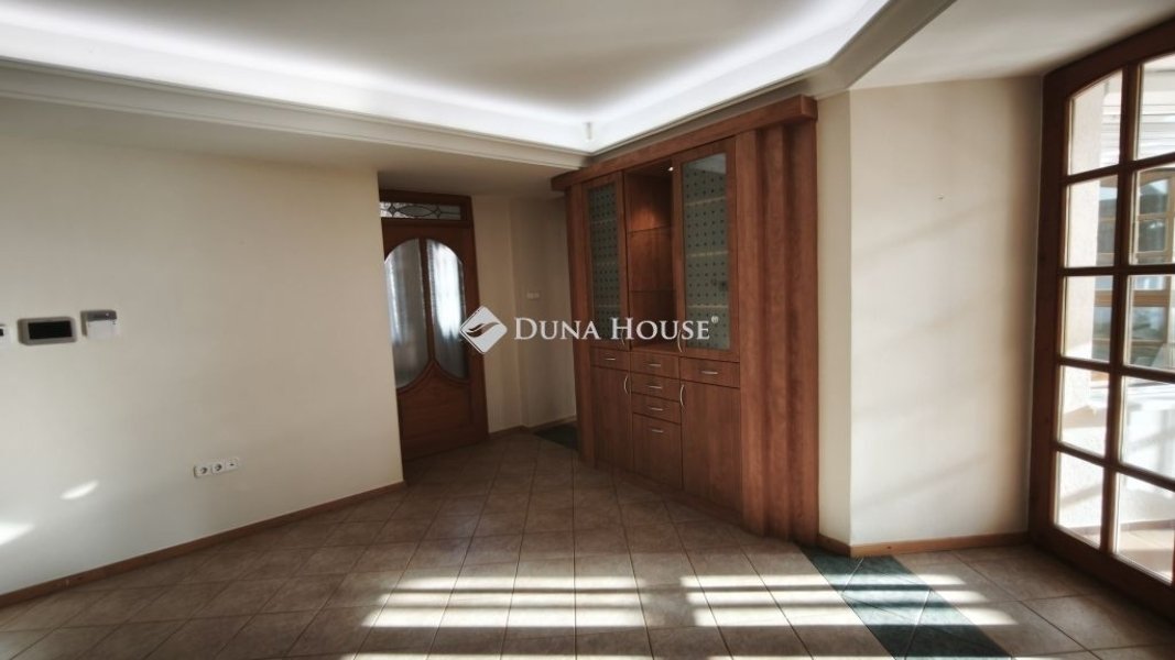 8 hálószoba · 370 m² · 169.000.000 Ft