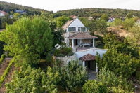Eladó családi ház, Csopakon 529 M Ft, 5 szobás