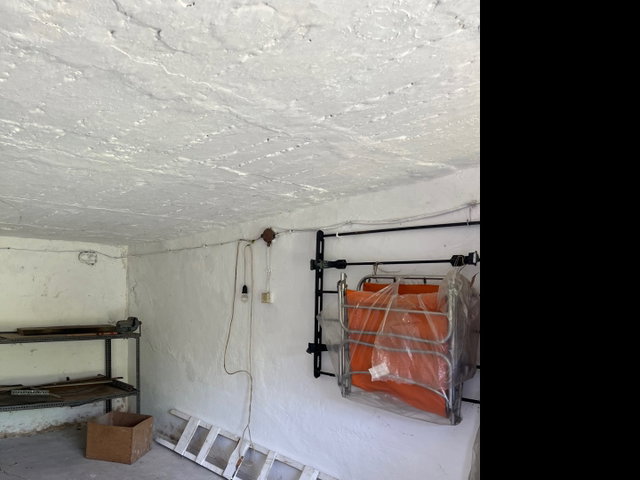 Eladó garázs, Pécsett, Kishegyi dűlőn 5.8 M Ft
