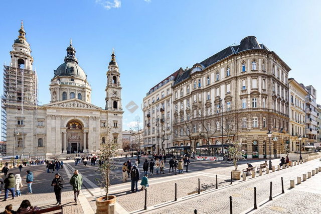 Eladó téglalakás, Budapesten, V. kerületben 293.6 M Ft, 3 szobás