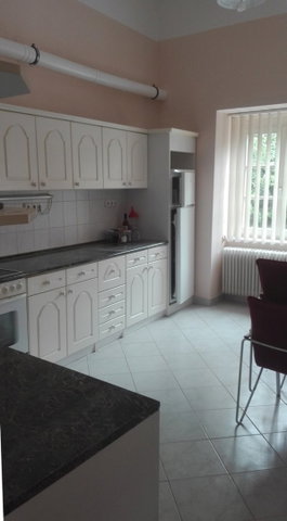 Kiadó iroda, Pécsett, Király utcában 240 E Ft / hó, 2 szobás