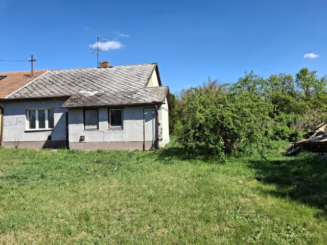 Eladó ikerház, Szolnokon 15 M Ft, 2 szobás / költözzbe.hu