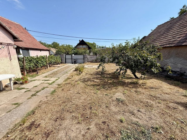 Eladó családi ház, Móron 27.5 M Ft, 2 szobás