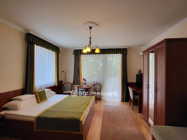 Eladó hotel, Siófokon 599 M Ft / költözzbe.hu
