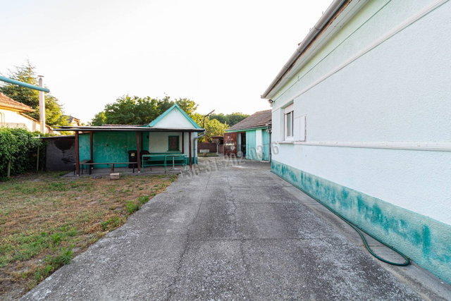Eladó családi ház, Csengődön 23 M Ft, 3+1 szobás