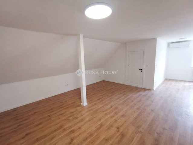 Eladó téglalakás, Budapesten, IV. kerületben 95.2 M Ft, 4 szobás