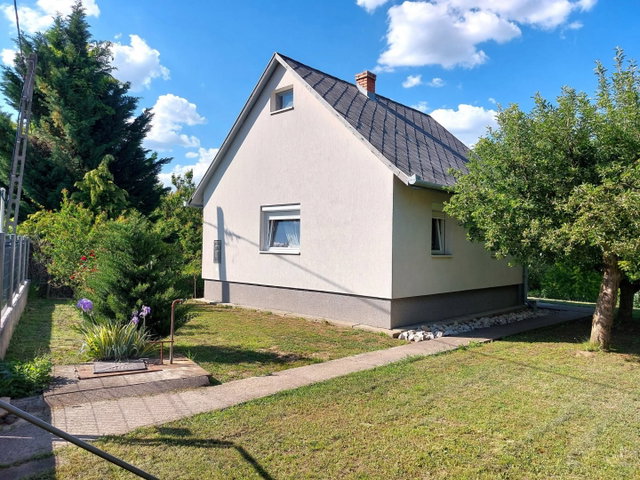 Eladó nyaraló, Szolnokon 32.8 M Ft, 1 szobás