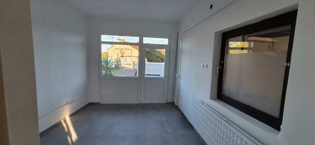 Kiadó üzlethelyiség, Győrött 185 E Ft / hó, 2 szobás