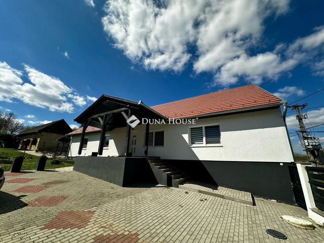 Eladó családi ház, Szűrön 97.255 M Ft, 3 szobás