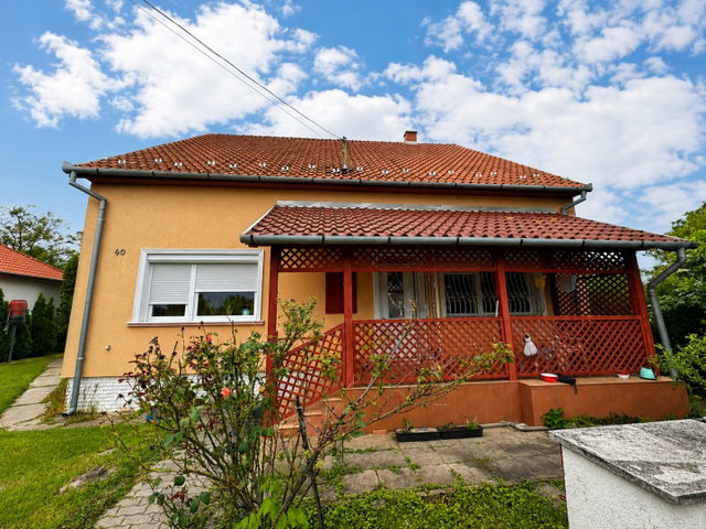 Eladó családi ház, Tökölön 110 M Ft, 2 szobás