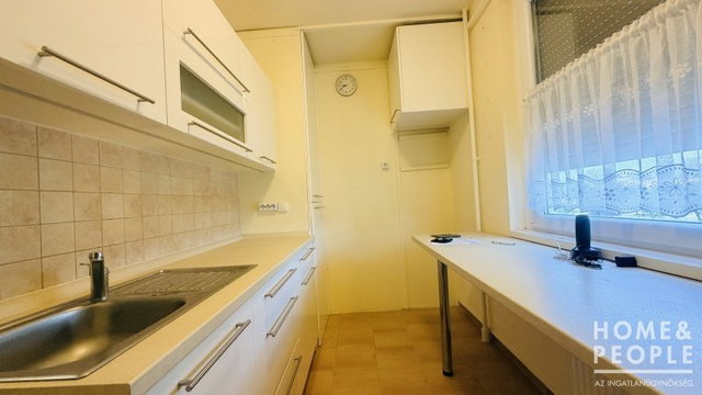 Eladó téglalakás, Hódmezővásárhelyen 42 M Ft