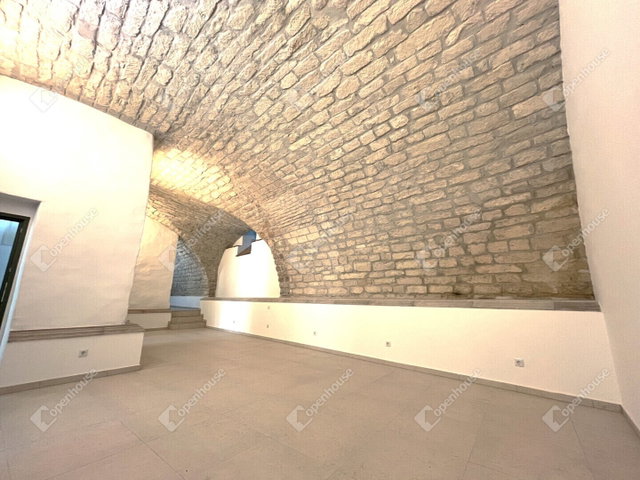Eladó téglalakás, Sopronban 102.5 M Ft, 2 szobás