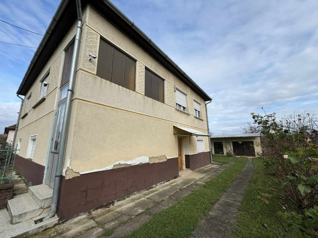Eladó családi ház, Varsányon 26.85 M Ft, 6 szobás