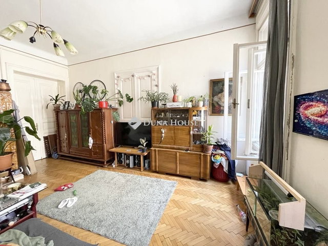 Eladó téglalakás, Budapesten, VI. kerületben 99.9 M Ft, 2 szobás