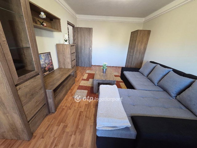 Kiadó panellakás, albérlet, Kazincbarcikán 130 E Ft / hó