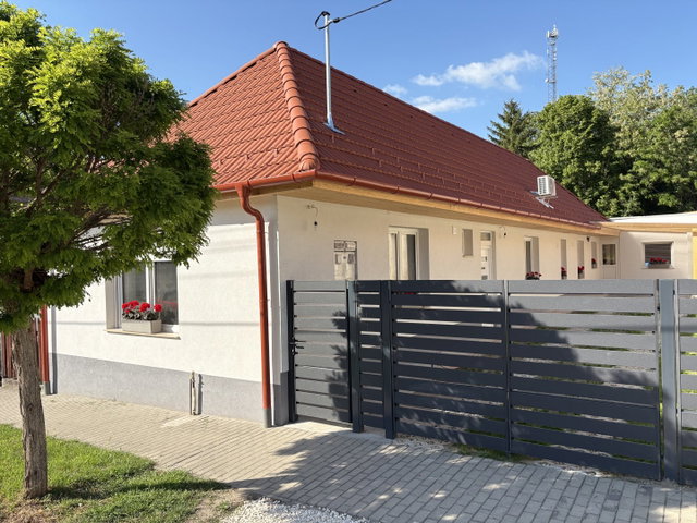 Eladó családi ház, Leányváron 93.98 M Ft, 4+2 szobás