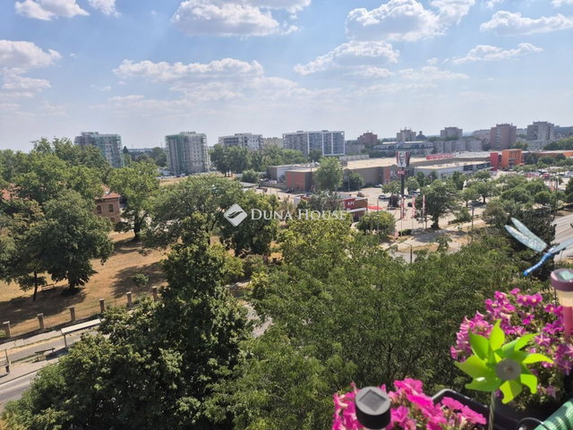Eladó panellakás, Székesfehérvárott 79.9 M Ft, 3 szobás